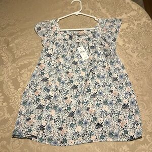 NWT LOFT square neck with flutter sleeves XS women’s top - polyester